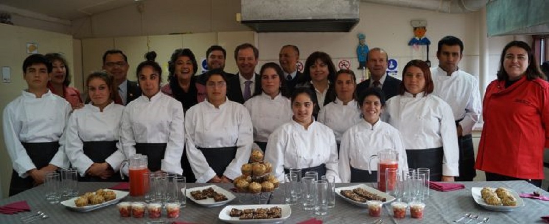 Ministro Varela visita escuela especial de Viña del Mar: “Estas son escuelas que unen a Chile”