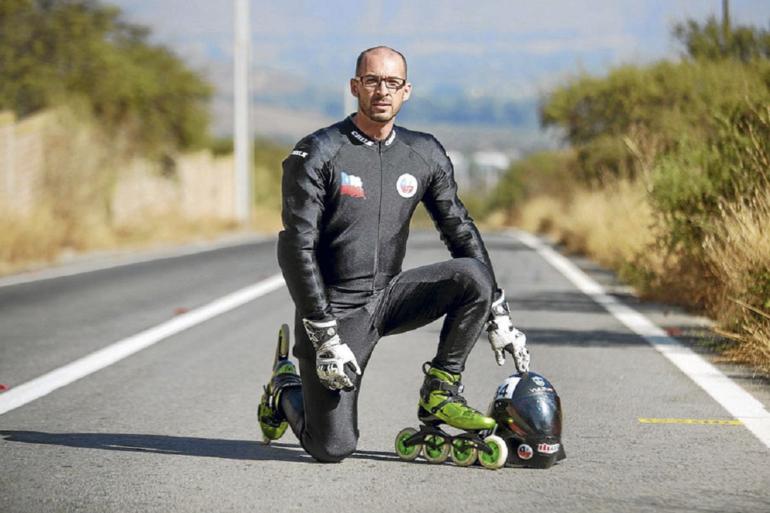 RICARDO ESCALANTE: el mayor exponente Chileno del patinaje en descenso se quedó con el primer lugar en las categorías batalla y contra reloj en la International Cup de Sayán, Perú.