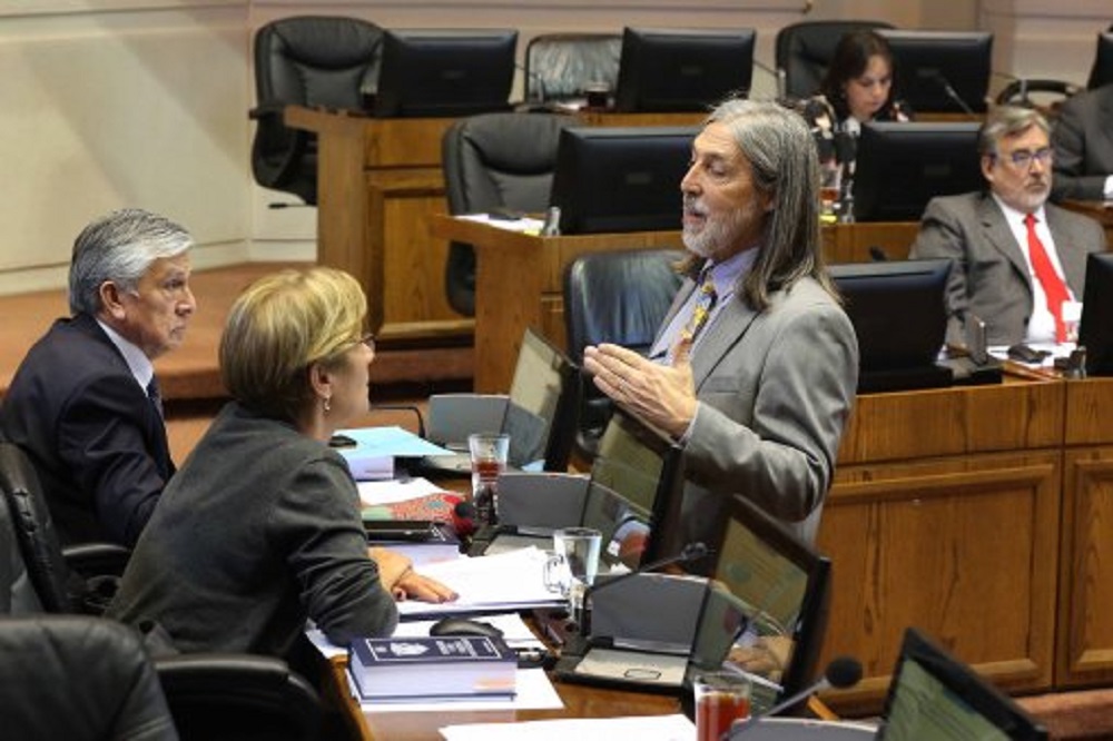 DESTACANDO LOS VALORES DEL EX DIPUTADO “HÉCTOR OLIVARES”: SENADORES DESPACHAN LEVANTAR UN MONUMENTO EN SU MEMORIA