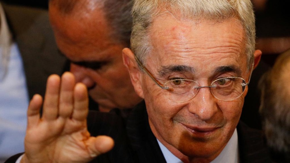 COLOMBIA: ¿POR QUÉ HA RENUNCIADO AL SENADO EL EXPRESIDENTE URIBE?