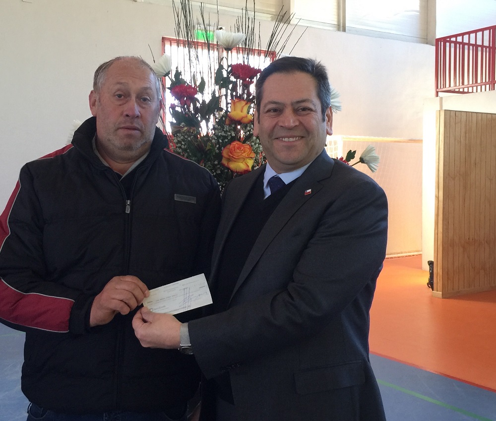 NEGOCIOS / GOBERNADOR SUPLENTE DEL BIOBÍO PARTICIPÓ EN ENTREGA DE INCENTIVOS A 45 AGRICULTORES DE ANTUCO PERTENECIENTES A “PRODESAL”