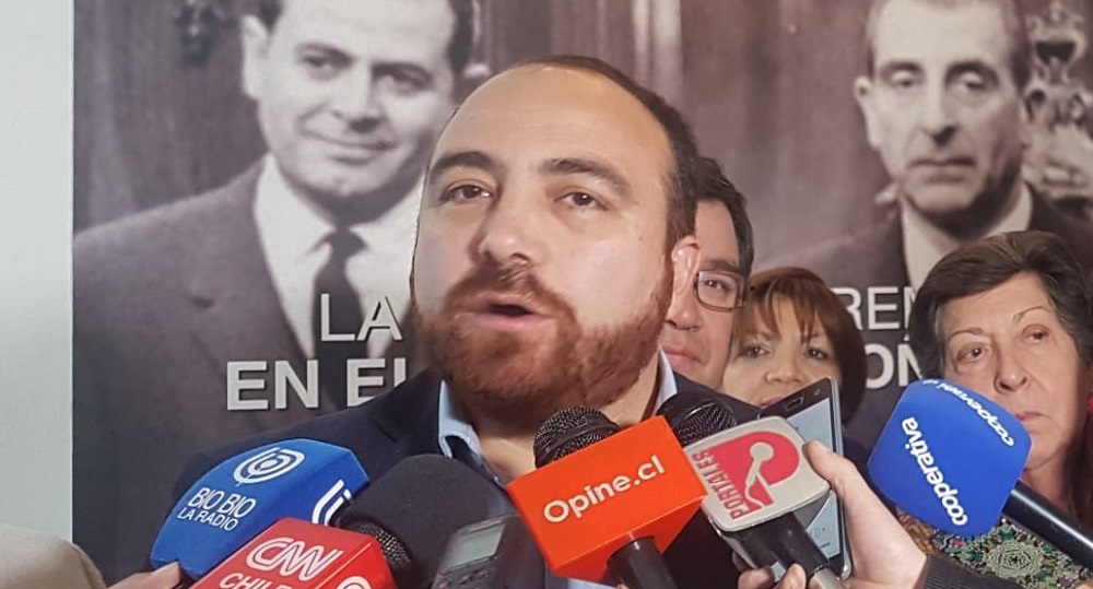 FUAD CHAHÍN (DC) “NO PODEMOS PEDIR EN LA MAÑANA DESTITUIR AL FISCAL NACIONAL POR TEMAS DE CORRUPCIÓN Y EN LA TARDE APOYAR A REPRESENTANTES DEL COHECHO Y CORRUPCIÓN”