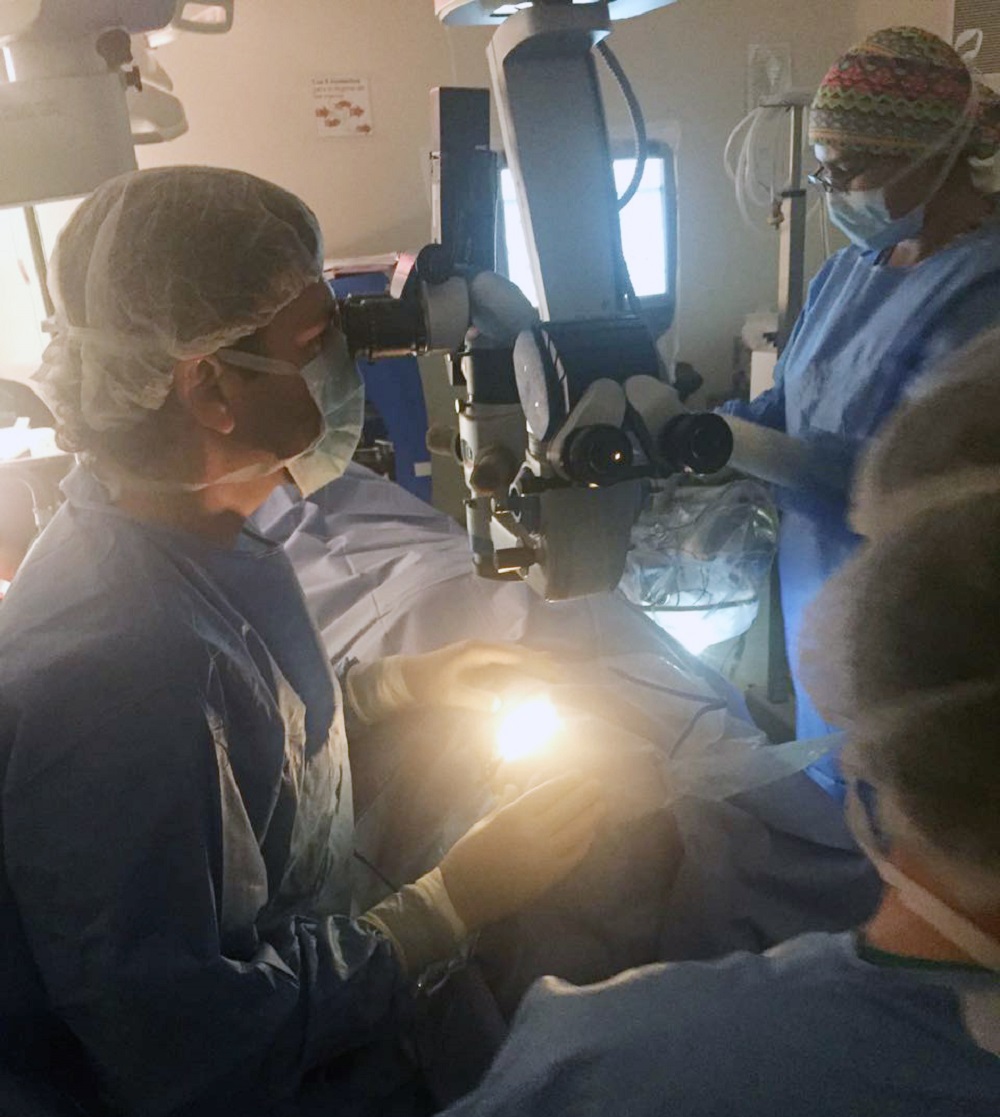 SALUD / HOSPITAL DE ARICA: ONCE PERSONAS CON GLAUCOMA ACCEDIERON A CIRUGÍA CON LÁSER MICROPULSADO
