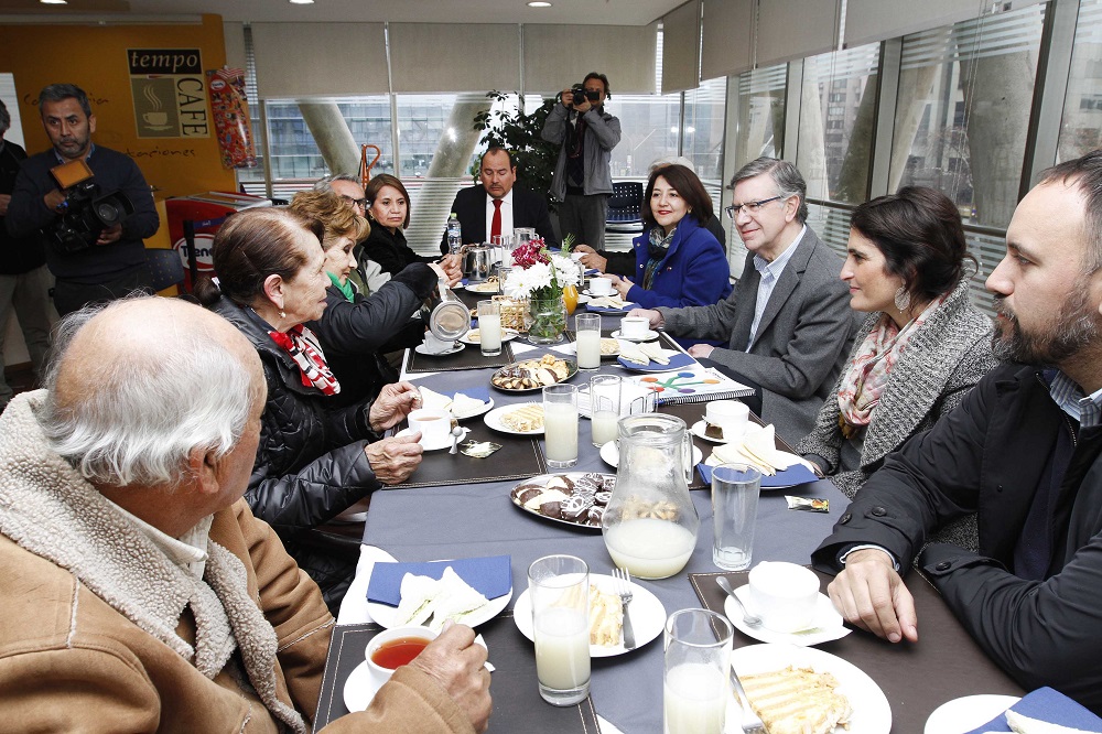 AUTORIDADES LLAMAN A ADULTOS MAYORES A INFORMARSE SOBRE ENTREGA DEL BONO «BODAS DE ORO»