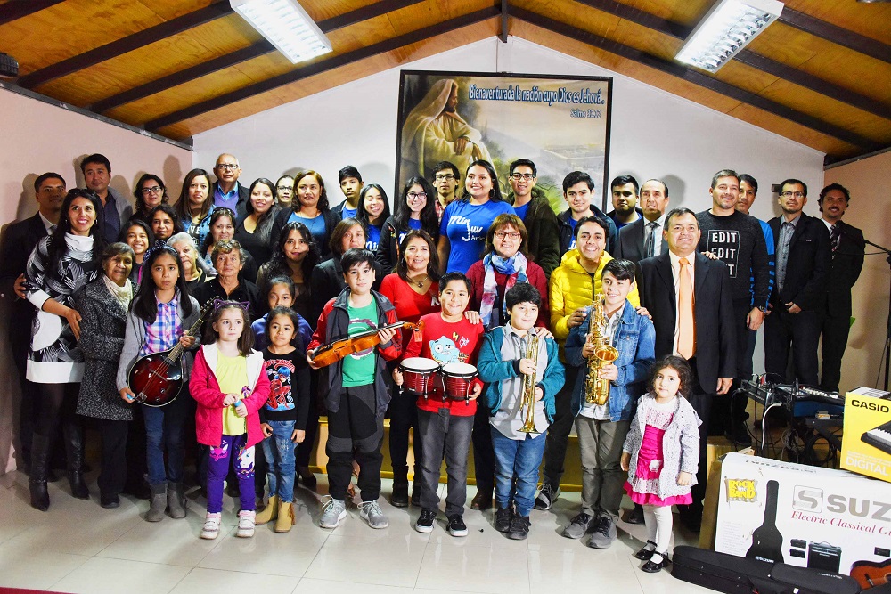 CULTURA / NIÑOS CRISTIANOS DE ARICA APRENDEN MÚSICA GRACIAS AL 6% DE CULTURA