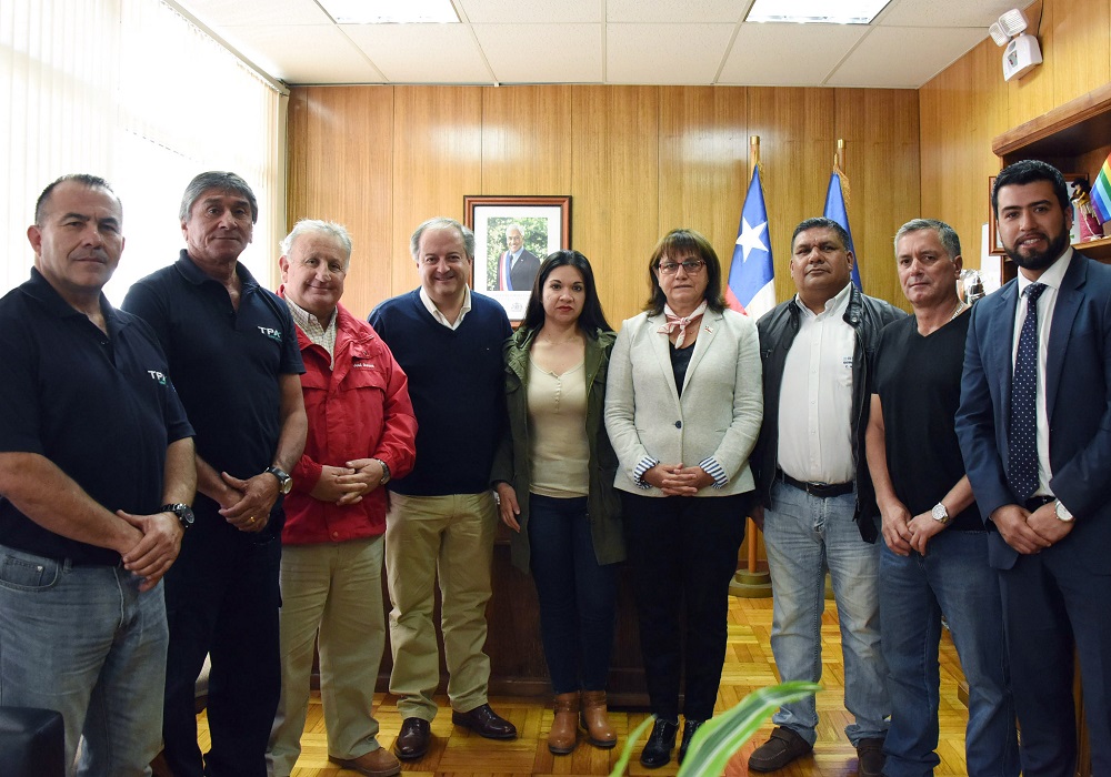 MINISTRO MONCKEBERG SE REUNIÓ CON TRABAJADORES PORTUARIOS DE ARICA