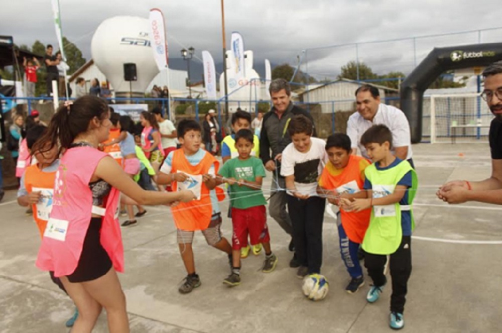 DEPORTE / FUNDACIÓN FÚTBOL MÁS INICIA TALLERES SOCIODEPORTIVOS PARA NIÑOS EN LA REGIÓN DE LOS RÍOS