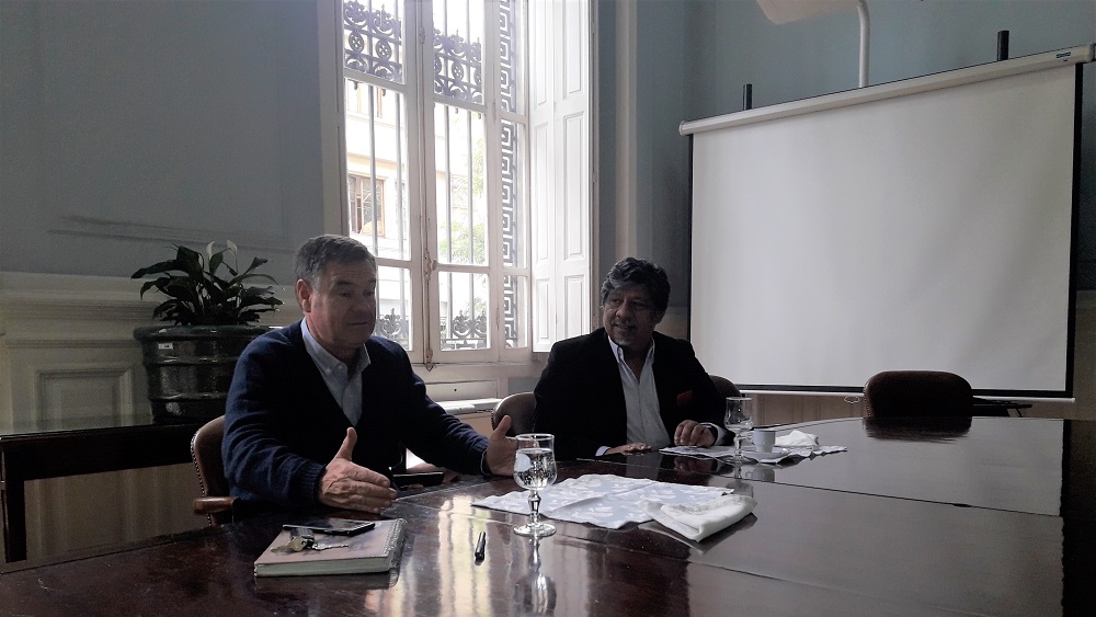 POLÍTICA / SENADOR OSSANDÓN SE REÚNE CON EL PRI DEMÓCRATA PARA AFINAR UN «IDEARIO COMÚN» Y FIJAR «ESTRATEGIAS PARA TRABAJAR EN CONJUNTO»