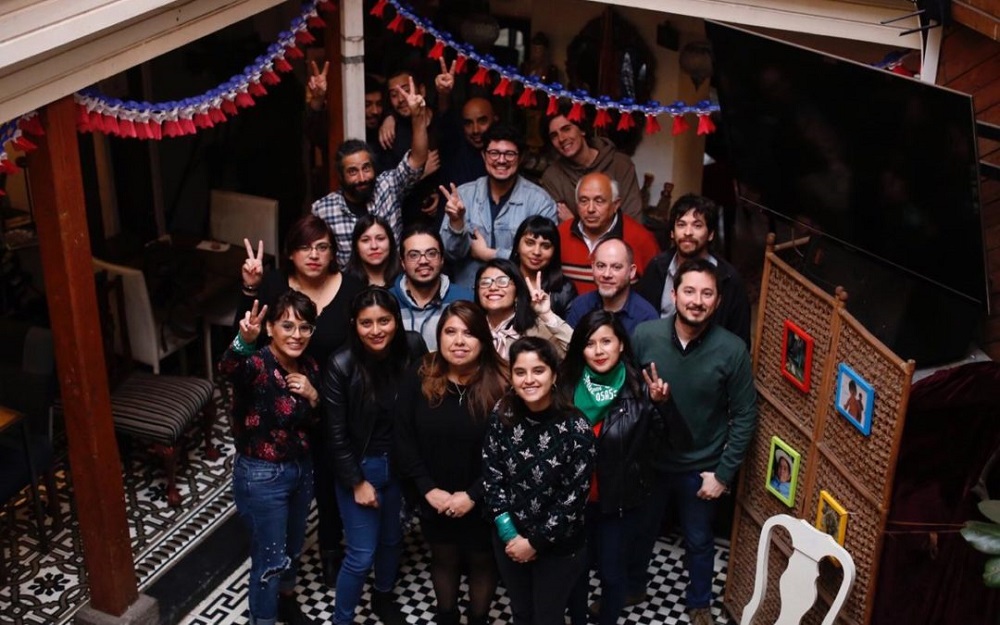 POLÍTICA / IZQUIERDA AUTÓNOMA Y PODER ANUNCIAN VOLUNTAD DE CONFLUIR PARA CONSTRUIR UN NUEVO PARTIDO DE IZQUIERDA FEMINISTA