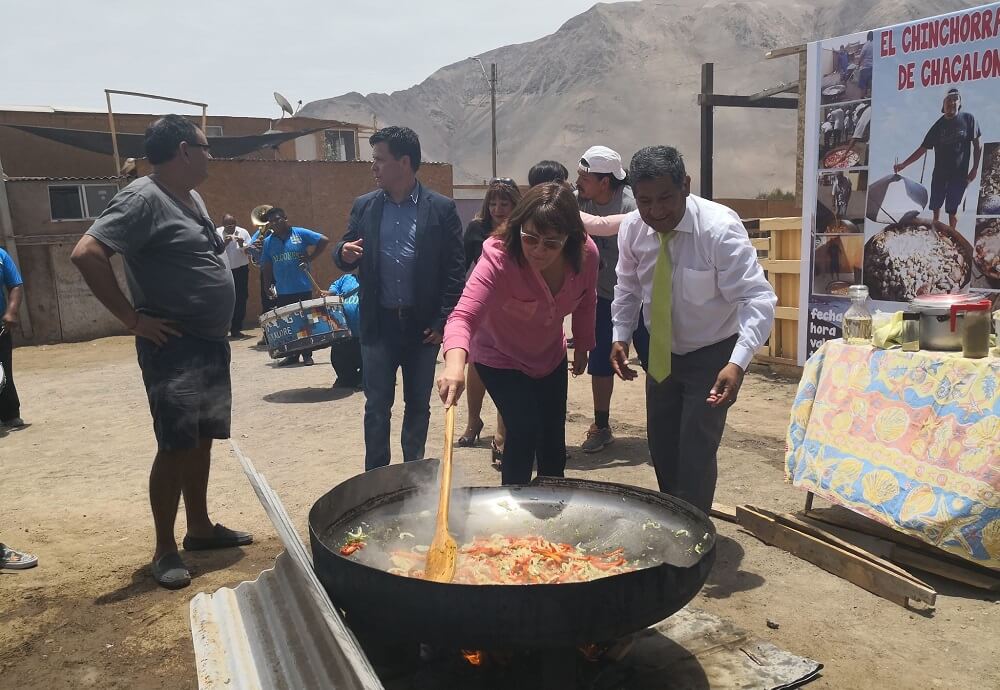 CULTURA / «CANTO A LA CULTURA CHINCHORRO» DESPERTÓ EL INGENIO DE HABITANTES DE CALETA CAMARONES PARA EL NEGOCIO