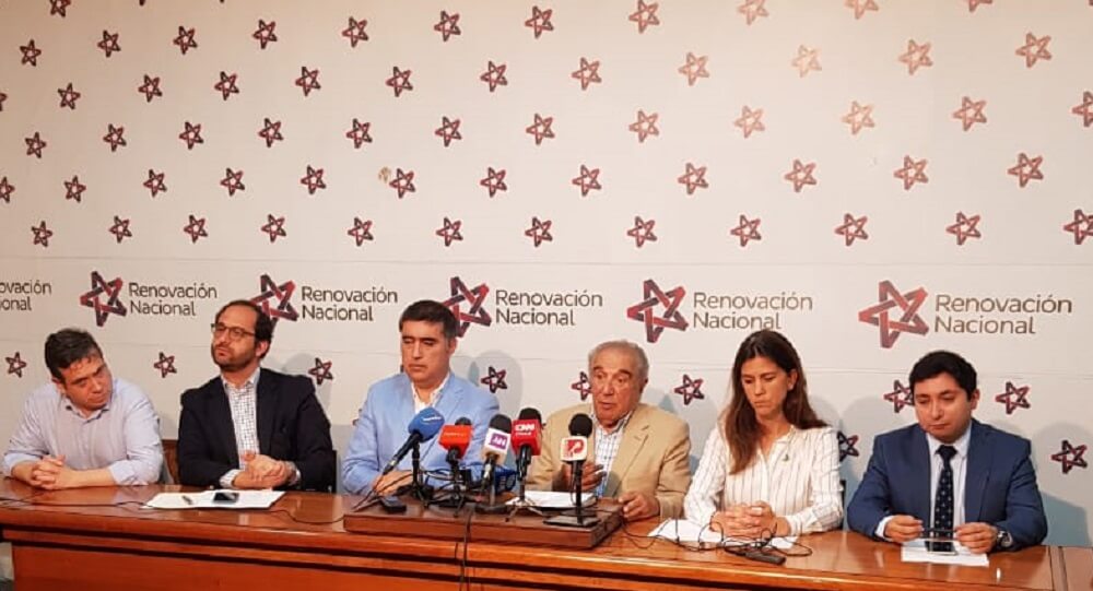 POLÍTICA / HUGO ORTIZ DE FILIPPI (PRI) Y VOCERO DE CHILE VAMOS: «EL GOBIERNO AFRONTA LOS PROBLEMAS Y NO REHÚYE LAS RESPONSABILIDADES LO QUE LA GENTE VE Y VALORA»