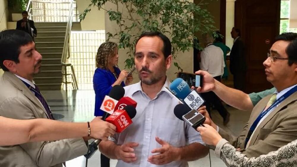  POLÍTICA / DIPUTADO DANIEL NÚÑEZ (PC) A MINISTRO CHADWICK: “SI LE QUEDA ALGO DE DIGNIDAD REPUBLICANA, RENUNCIE AL CARGO”