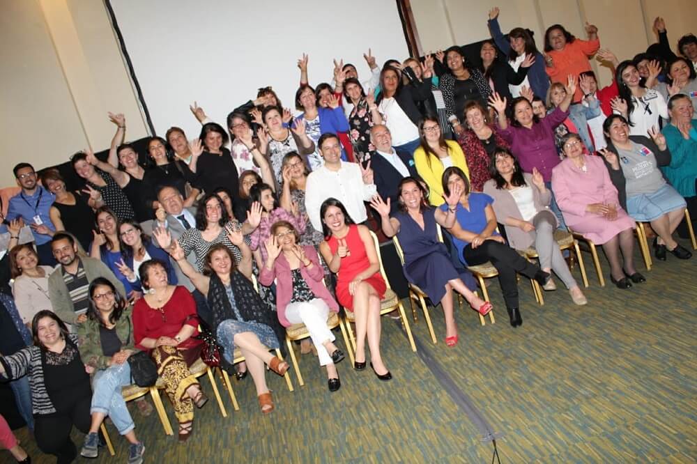 80 JEFAS DE HOGAR DE LA REGIÓN DE LOS RÍOS SE REUNIERON EN ENCUENTRO REGIONAL DEL ÁREA MUJER Y TRABAJO DEL SERNAMEG
