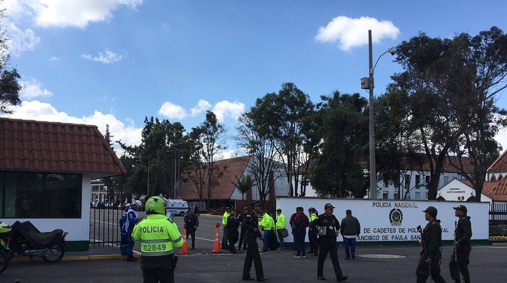  UN VEHÍCULO BOMBA FUE DETONADO EN LA ESCUELA DE CADETES DE LA POLICIA DE COLOMBIA