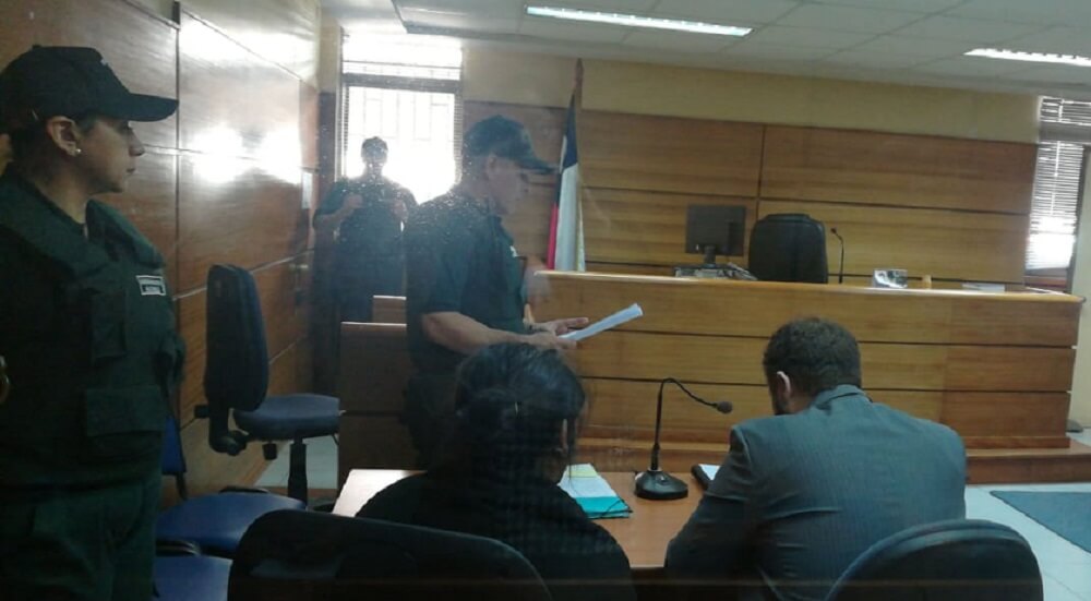 JUZGADO DE GARANTÍA DE MULCHÉN PROHÍBE ACERCARSE A LAS VÍCTIMAS A COMUNERA MAPUCHE IMPUTADA POR MALTRATO DE OBRA A CARABINEROS