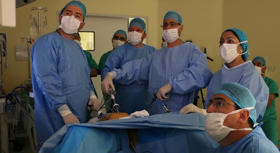 Hospital de Lautaro realizó con éxito la “primera cirugía de endometriosis”