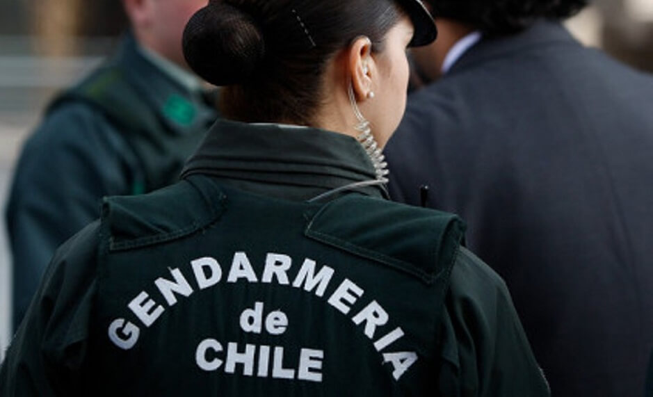  Funcionarios de Gendarmería evitan ingreso de municiones al penal Santiago 1