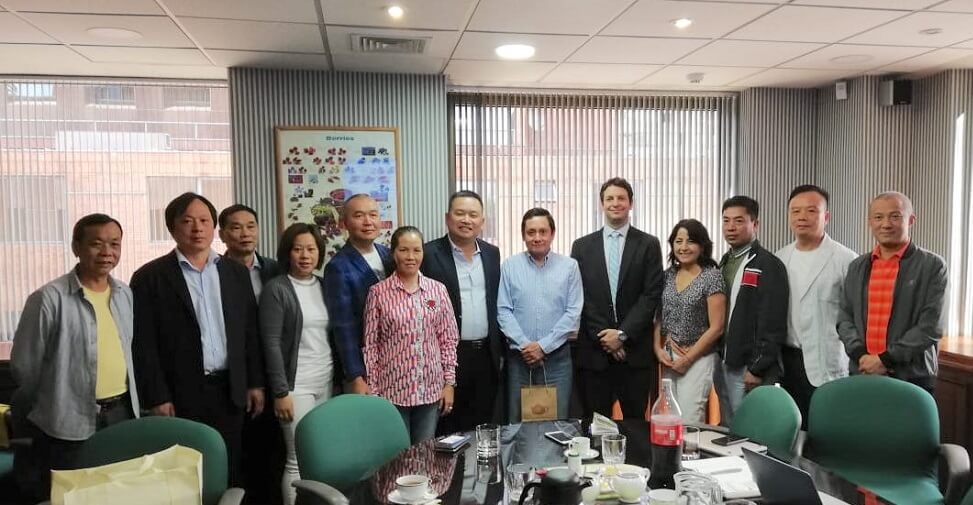 Presidente y distribuidores del mercado mayorista de frutas y verduras de Jiangnan en Guangzhou se reúnen con ASOEX
