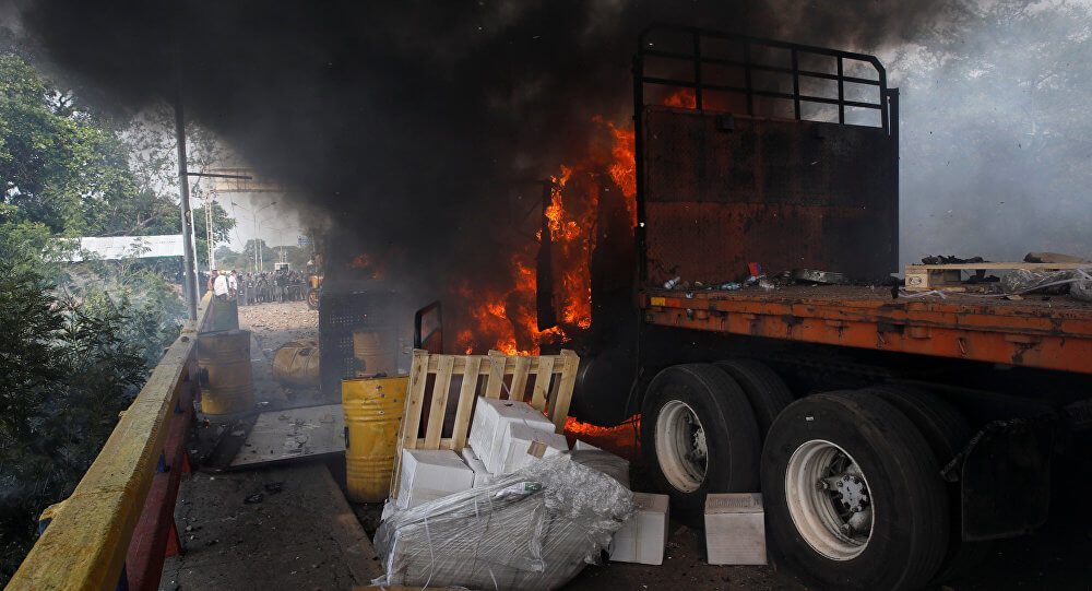  Imágenes contradicen la versión de EEUU de que Maduro incendiara el convoy de ayuda humanitaria