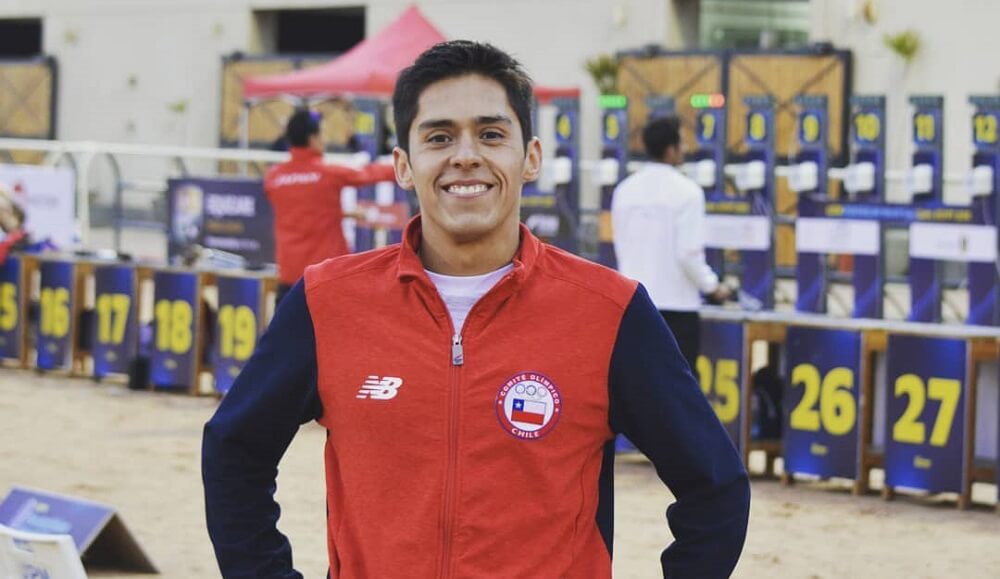  Regresó a Chile el deportista de Huechuraba, Esteban Bustos, tras lograr el  4º lugar en la final del mundo de Pentatlón Moderno