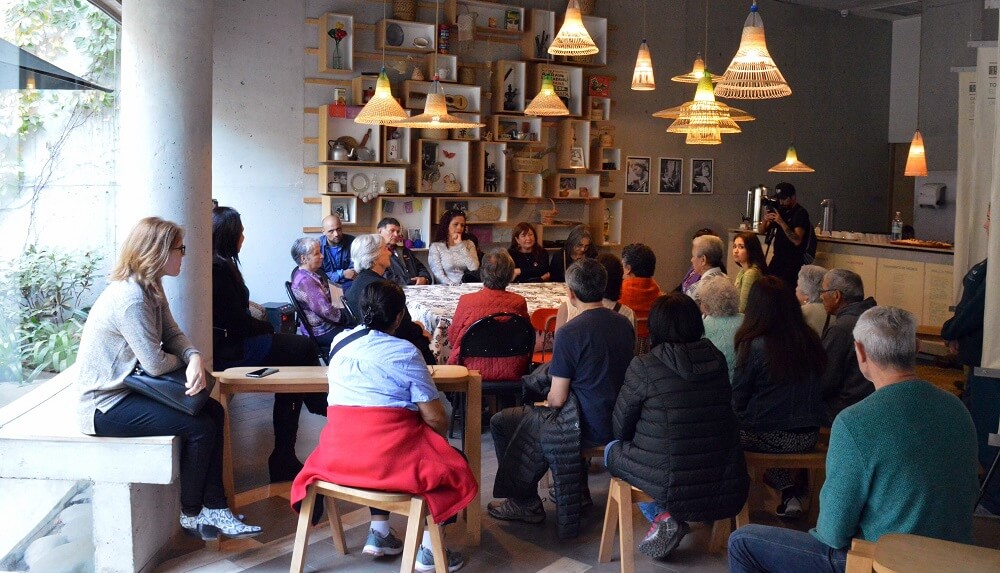 Museo Violeta Parra conmemoró el Día del Libro con lectura de décimas de Violeta Parra por adultos mayores