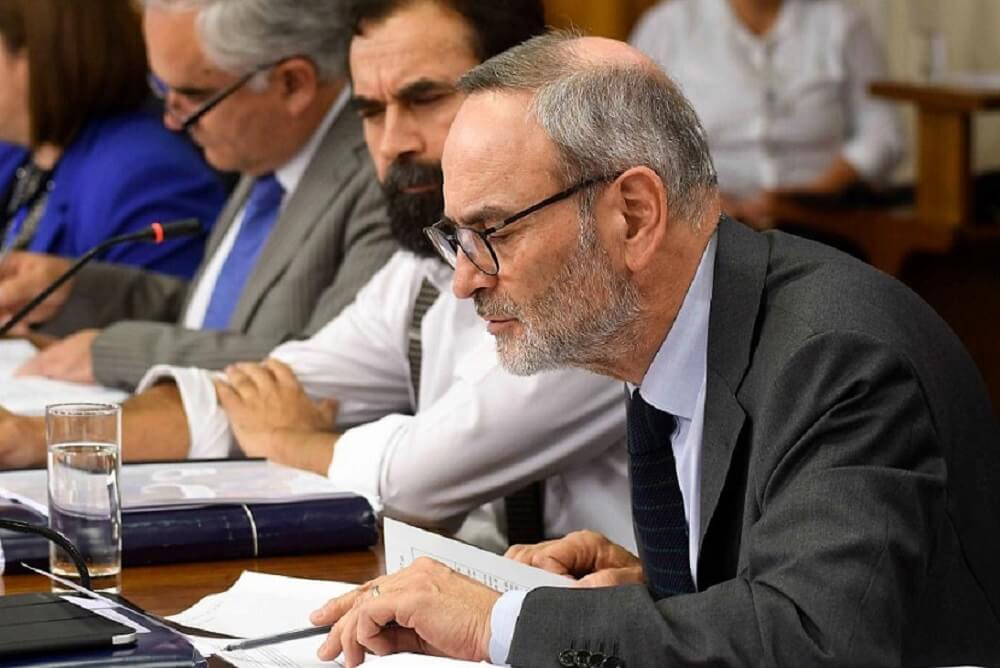  Diputado Saffirio desmiente a dirigente de notarios y defiende modernización del sistema notarial