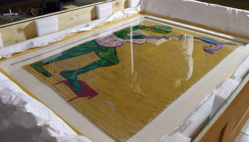 ¿Cómo se traslada una obra de arte en el Museo Violeta Parra?