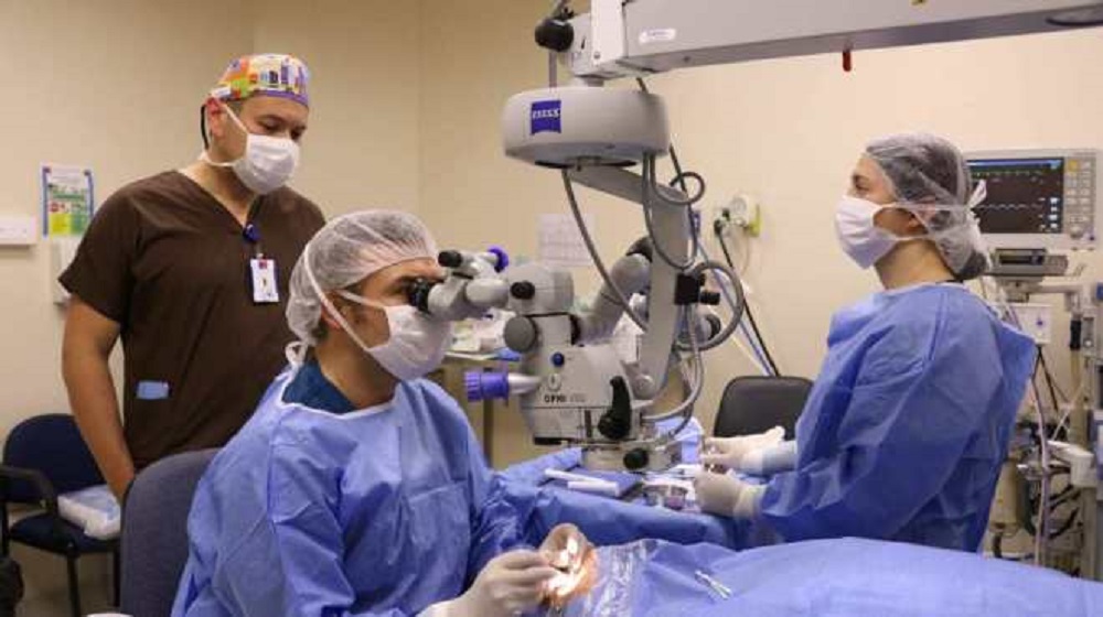  Hospital de Lautaro a la vanguardia de cirugías oftalmológicas en la región de La Araucanía