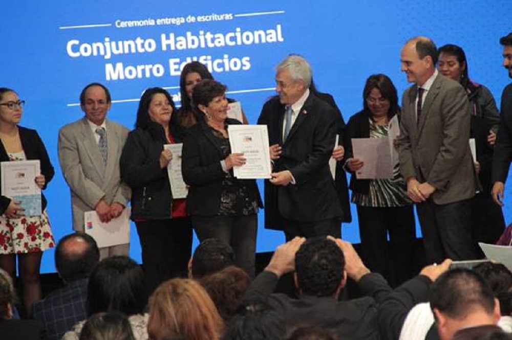 Presidente Piñera entregó escrituras a 96 familias de Talcahuano afectadas por el terremoto del 27/f