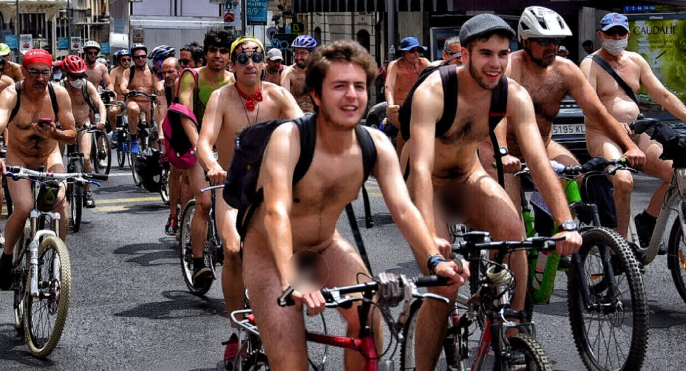  Ciclistas desnudos se apoderan de las calles de Madrid (fotos, videos)