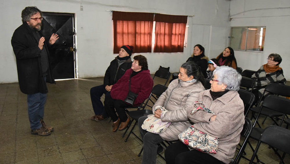 Municipio de Huechuraba capacita a dirigentes en nueva Ley que simplifica las elecciones en juntas de vecinos y organizaciones comunitarias