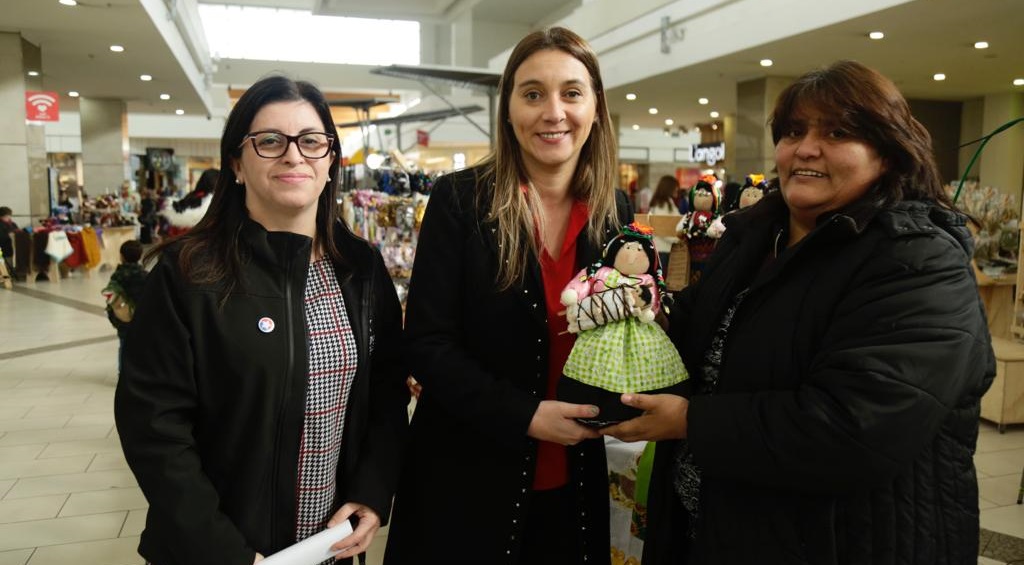 En el Mall Plaza Mirador Bío Bío 14 artesanas participan de la Feria “Manos que cuentan Historias”