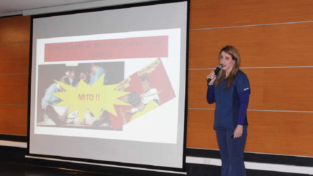 Enfermera y académica de UST Soledad Caballero: “El hecho de que no haya donantes en Chile tiene que ver con estos miedos culturales que tenemos”