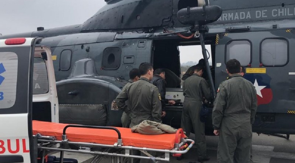 Armada realizó aeroevacuación de urgencia desde Juan Fernández