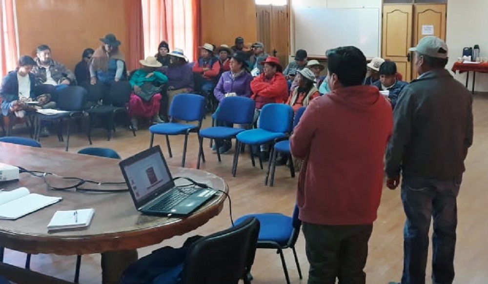 Integrantes de asociación de médicos aymara de Putre se informó sobre test rápido de VIH