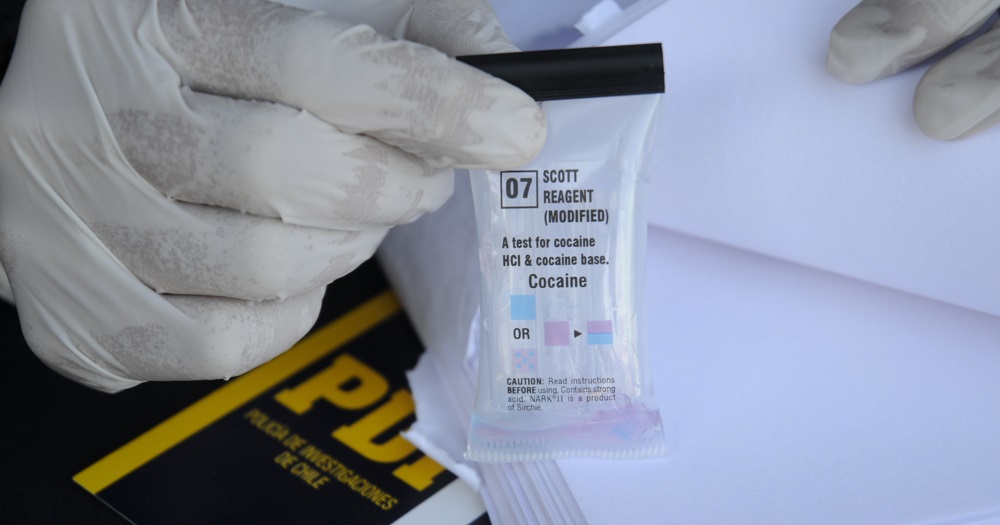 Policía de Investigaciones de Chile (PDI) Chiguayante «decomisó más de 1000 dosis de cocaína en el barrio prioritario de esa comuna»