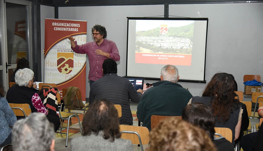 En Huechuraba comenzaron los trabajos de reposición de veredas en las Unidades Vecinales 1, 2 y 4.
