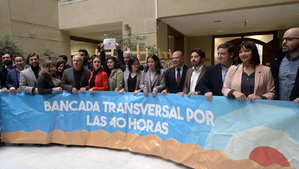 Cadem: En 71% se mantiene nivel de acuerdo con proyecto que busca reducir jornada laboral de 45 a 40 horas