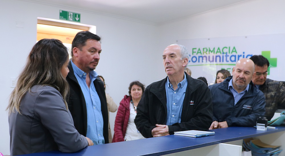  Director de Cenabast se reúne con alcaldes para fortalecer instalación de farmacias comunales
