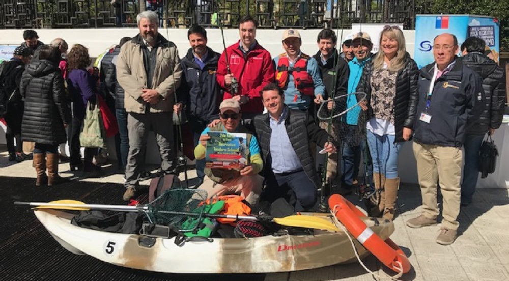  Municipios ribereños «lanzaron» temporada de pesca recreativa del Salmón Chinook del Rio Tolten 