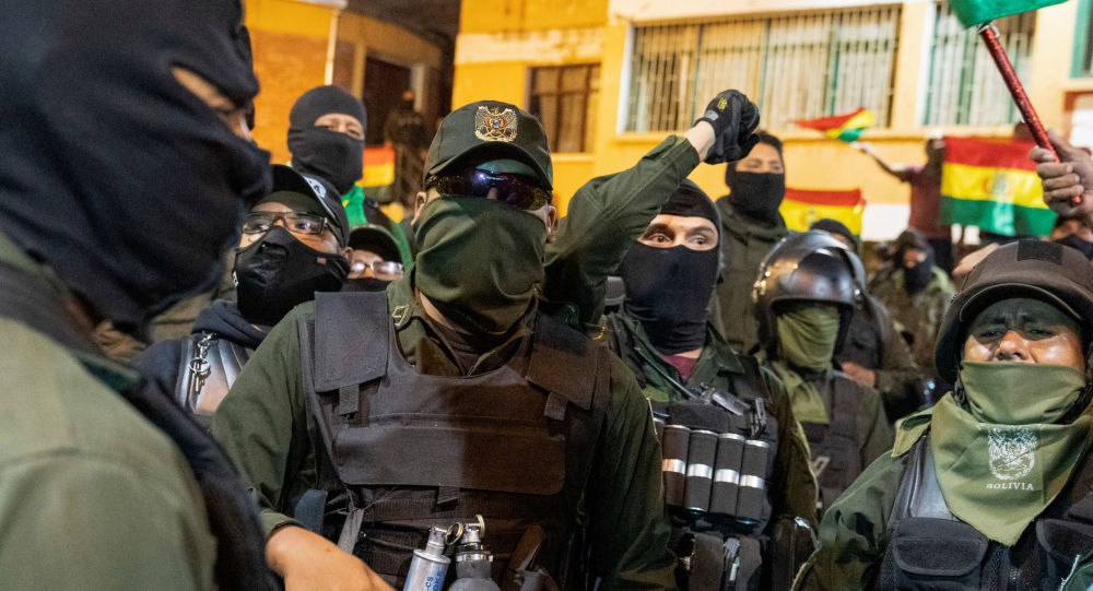  La Policía de La Paz se une al repliegue de uniformados en Bolivia (video)