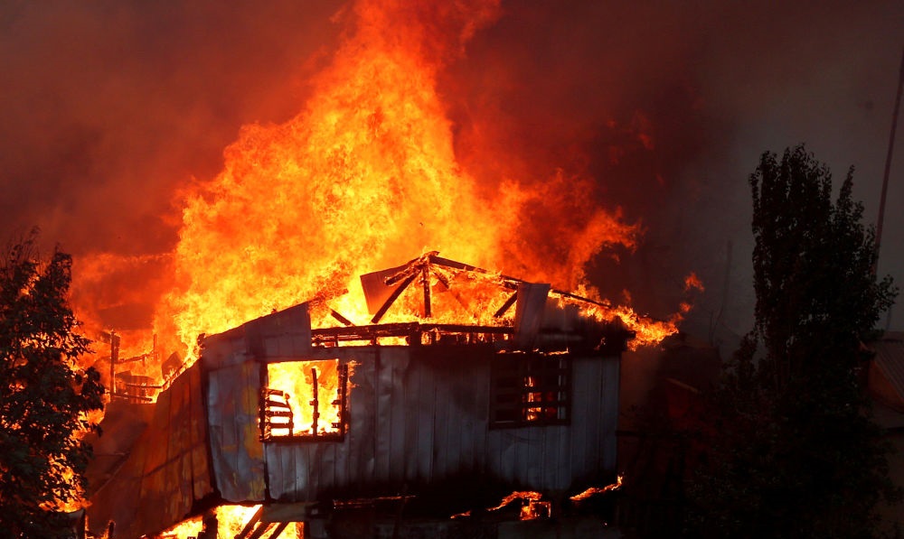  Navidad en llamas | Terribles incendios obligaron a los residentes de Valparaíso a dejar sus casas