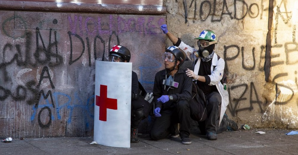  Corte de Valdivia acoge amparo INDH en favor de voluntarios de salud en manifestaciones agredidos por Carabineros