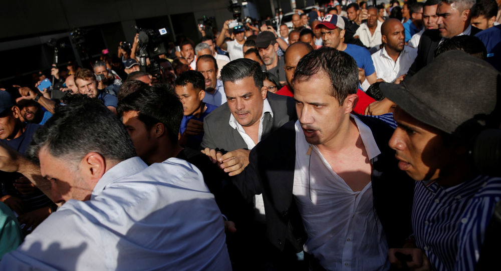  Juan Guaidó arriba a Venezuela tras su gira internacional