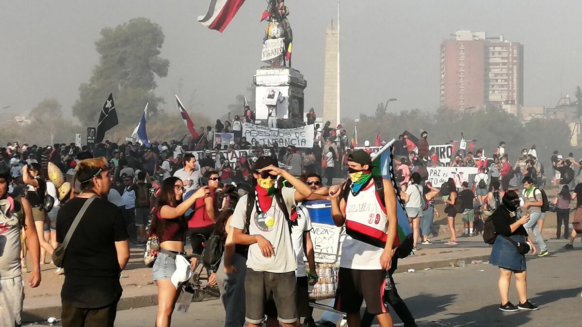  COVID-19 en Chile: las manifestaciones no se frenan, a pesar del virus