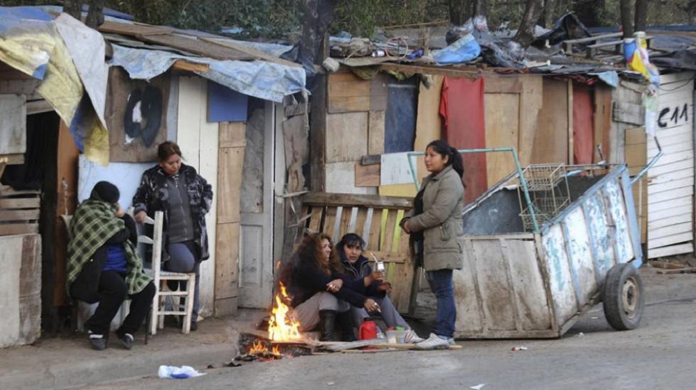  Fundación SOL | Los verdaderos sueldos de Chile: «El 52,1 % del total de personas ocupadas en Chile, no podría sacar a una familia de la pobreza»