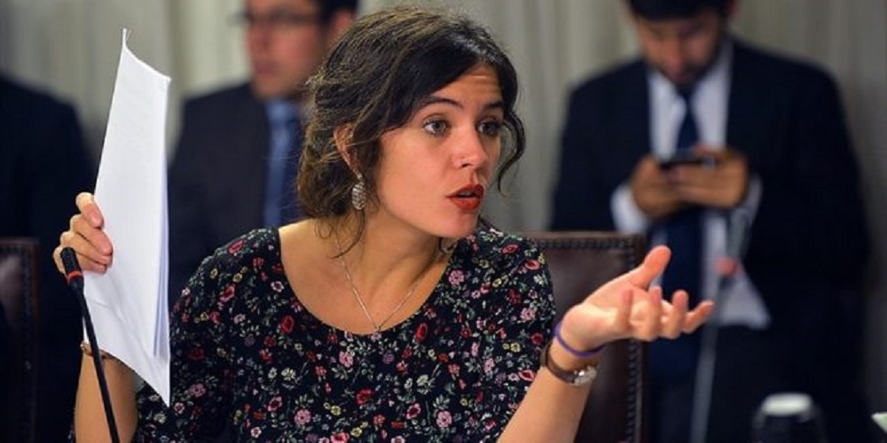  Camila Vallejo acusa trabas a tramitación de proyecto que nacionaliza las AFP