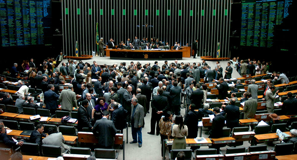 Diputada de Brasil pide comparecencia de Moro para que explique denuncias contra Bolsonaro