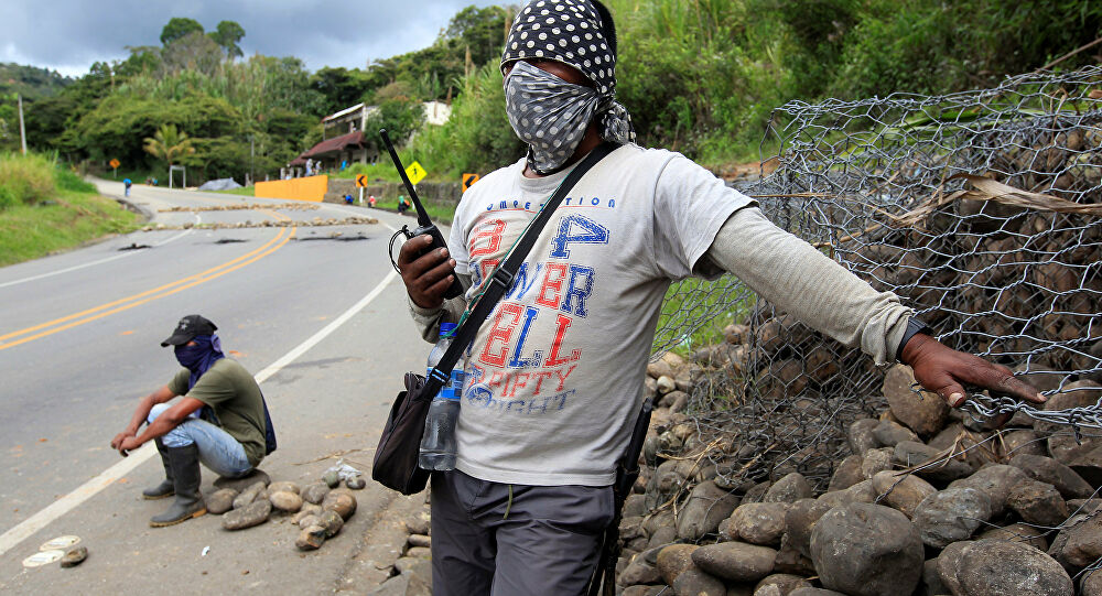  Más de 1.300 indígenas de Colombia, desplazados por enfrentamientos de ELN y paramilitares