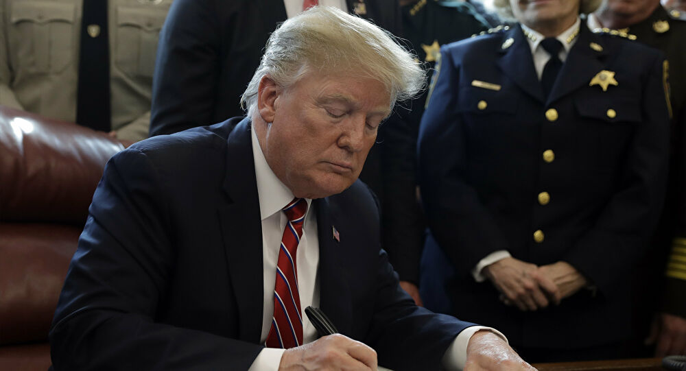 Trump firma orden ejecutiva sobre nuevas regulaciones para redes sociales